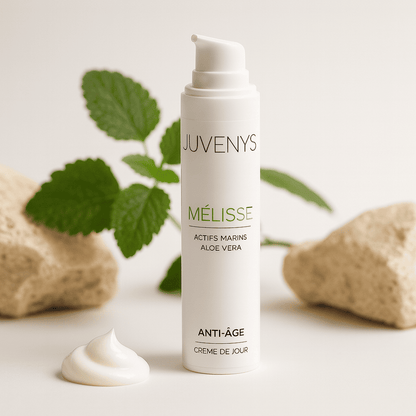 Image lifestyle de la crème de jour anti-âge aux actifs marins innovants et à la mélisse par Juvenys